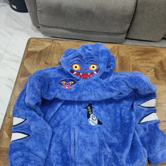 Her Universe KPop Demon Hunters sweatshirt with ears size 2x New - Picture 2 of 4